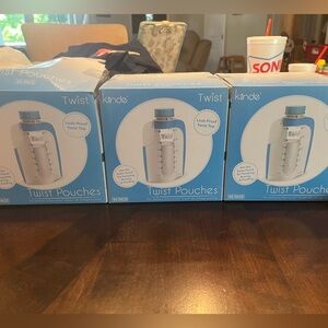 Kiinde - 120 new Twist bags, 10 nipples, 2 Foodi Squeeze spoons, 2 adapters